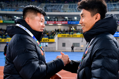 中超赛后风波：李金羽郑智不握手，情绪爆发引关注